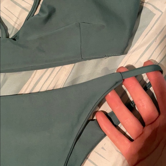 Green strappy bikini set - Picture 2 of 5